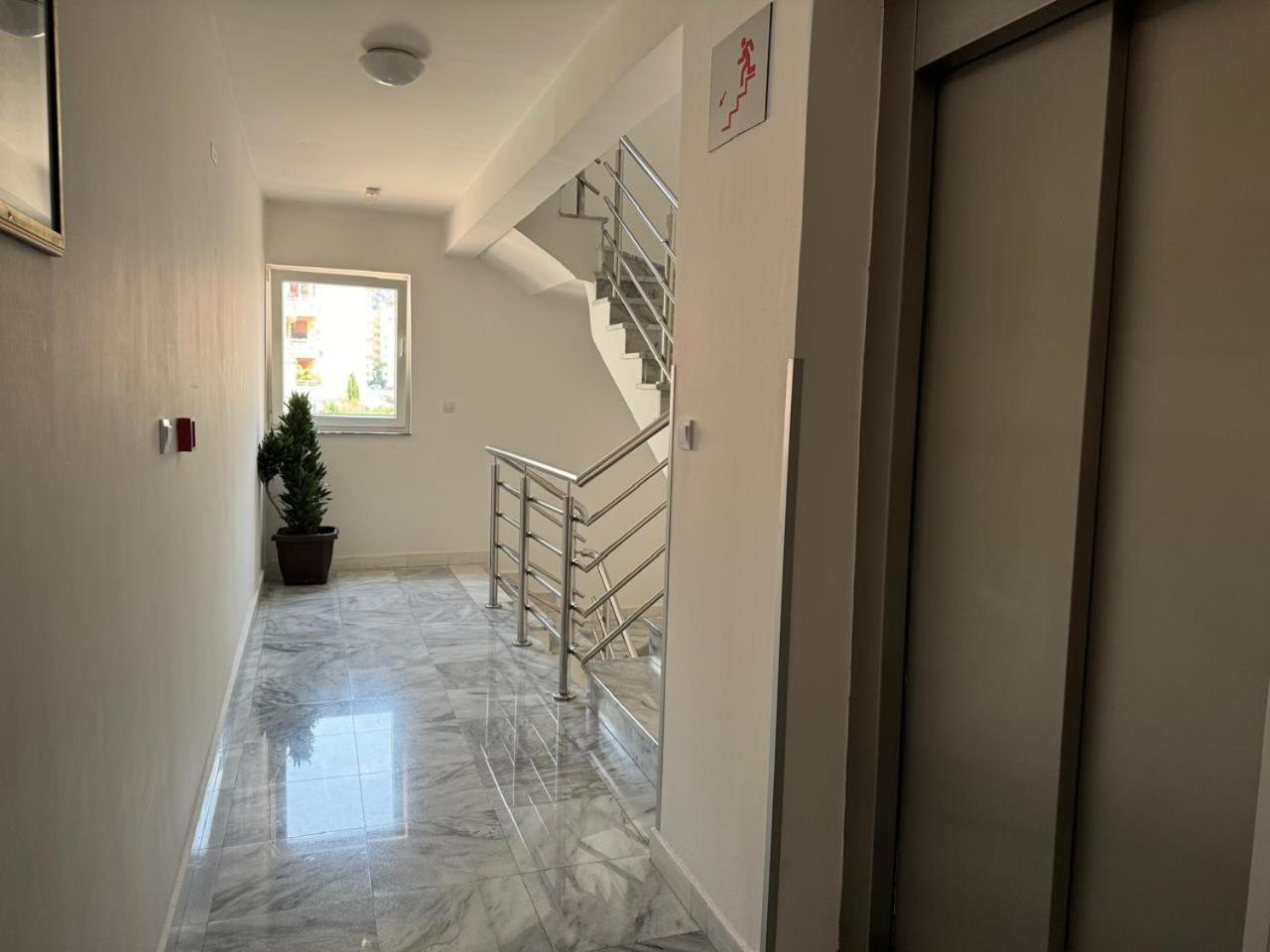 Apartments Montreal Budva Rum bild