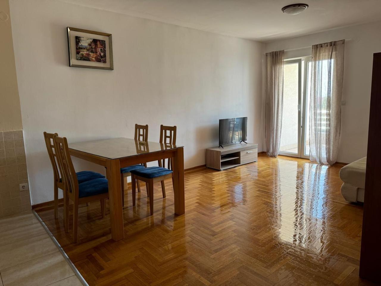 Apartments Montreal Budva Rum bild